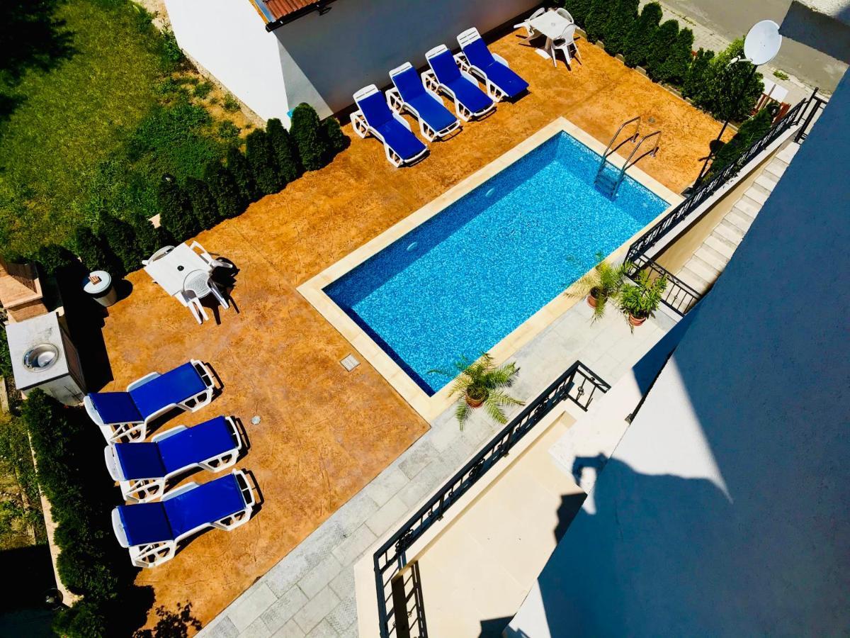 Apartment Raya ออบซอร์ ภายนอก รูปภาพ